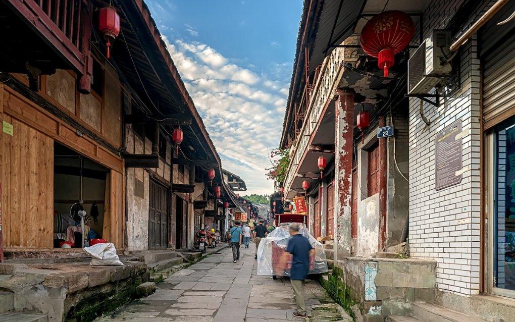 我看了抖音的街坊采访发现越是没钱的哪种女生越在乎男生经济条件，越是有钱的女生越不在乎男生经济条件？